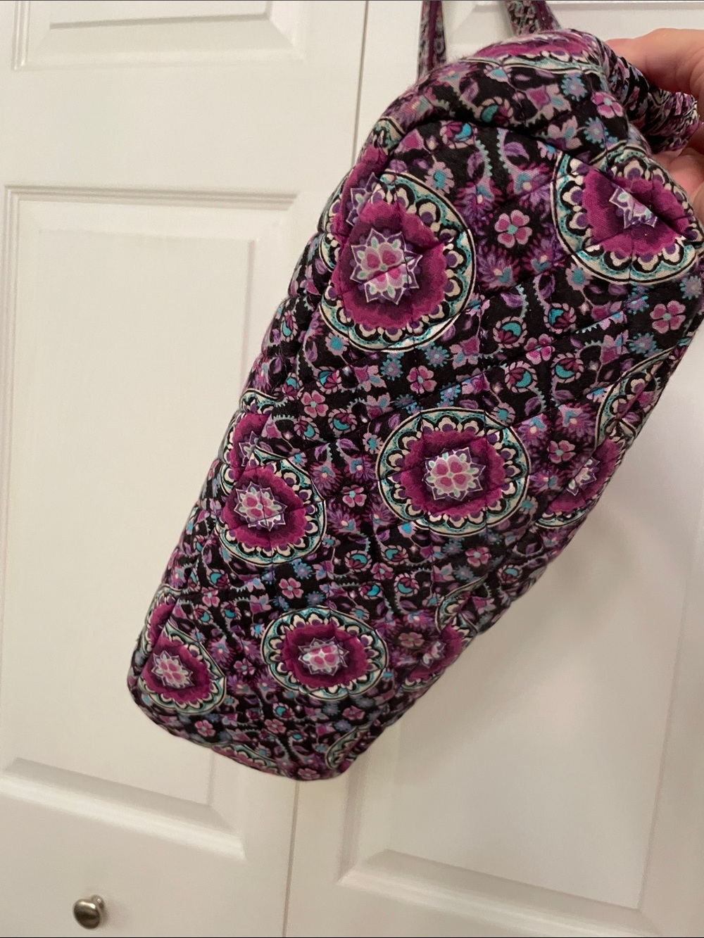 Vera Bradley LILAC MEDALLION Quilted Tote or Travel Bag In PRISTINE Condition - Picture 5 of 14